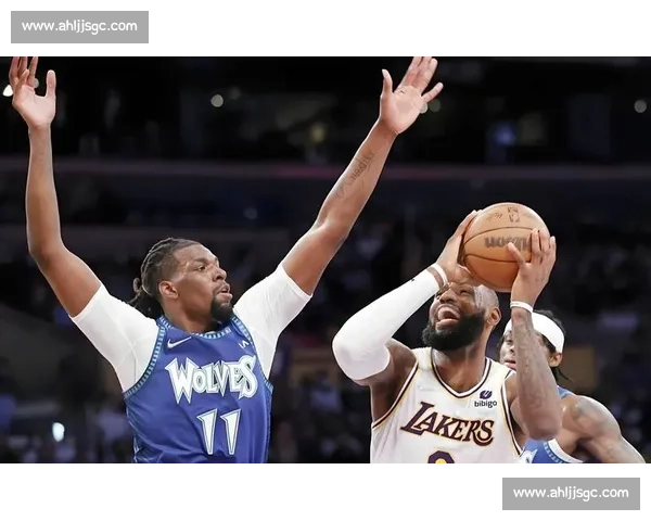 2000年西决湖人逆转开拓者王朝起点的史诗之战回顾传奇瞬间全景复盘 2000年西决湖人逆转开拓者王朝起点的史诗之战回顾传奇瞬间全景复盘