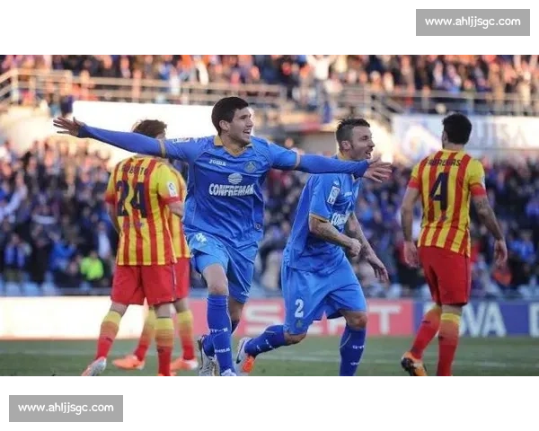 巴伦西亚vs强敌对决谁能掌控西甲关键战前瞻分析与看点全解读 巴伦西亚vs强敌对决谁能掌控西甲关键战前瞻分析与看点全解读