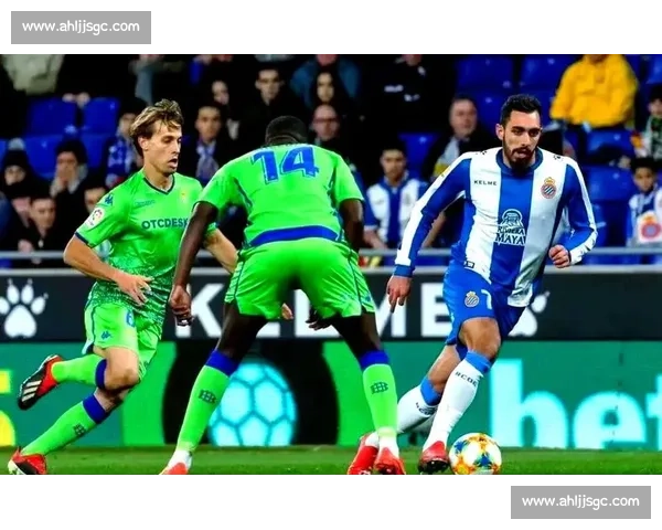 意大利迎战斯洛伐克焦点之战解析双方阵容与晋级前景关键看点全面前瞻 意大利迎战斯洛伐克焦点之战解析双方阵容与晋级前景关键看点全面前瞻